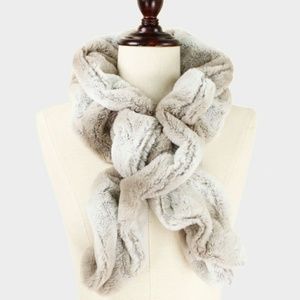 Plush faux fur scarf